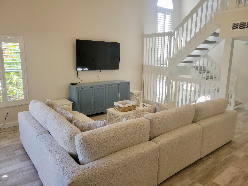 3108 Fairway Drive N