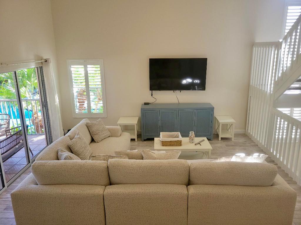 3108 Fairway Drive N