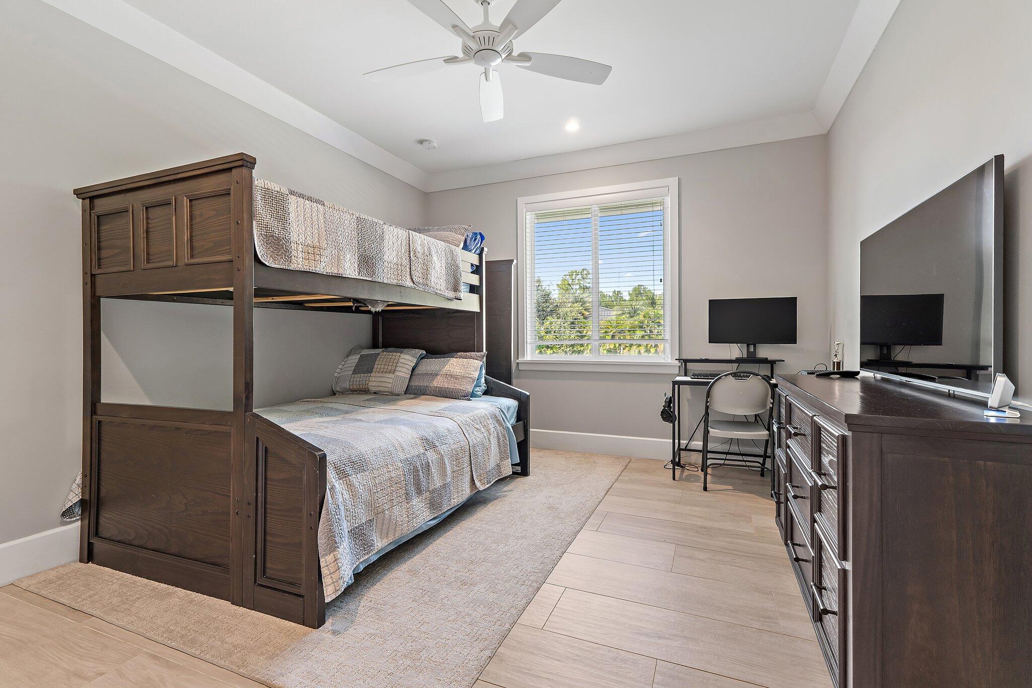 12275 185th Street N