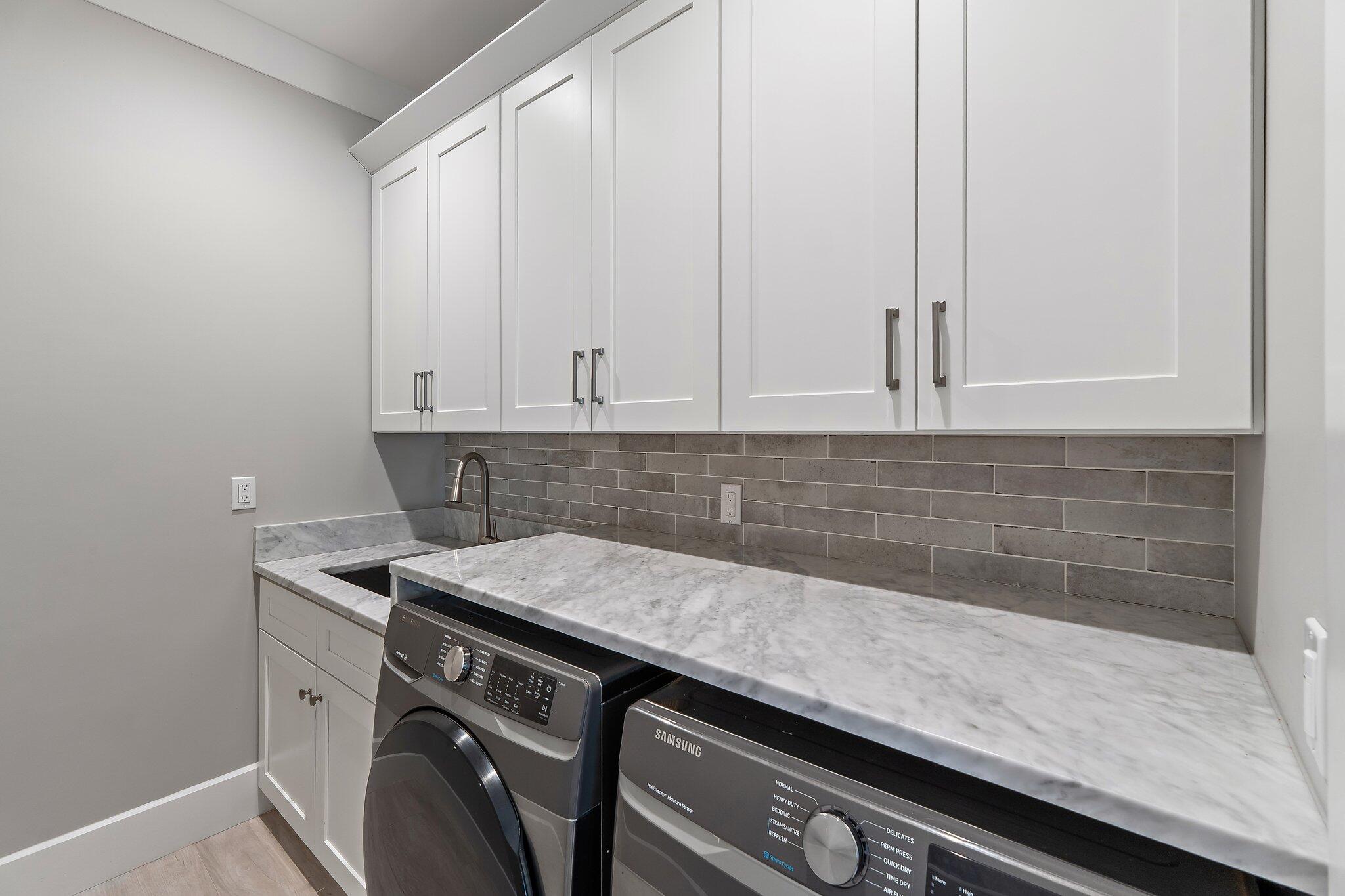 12275 185th Street N