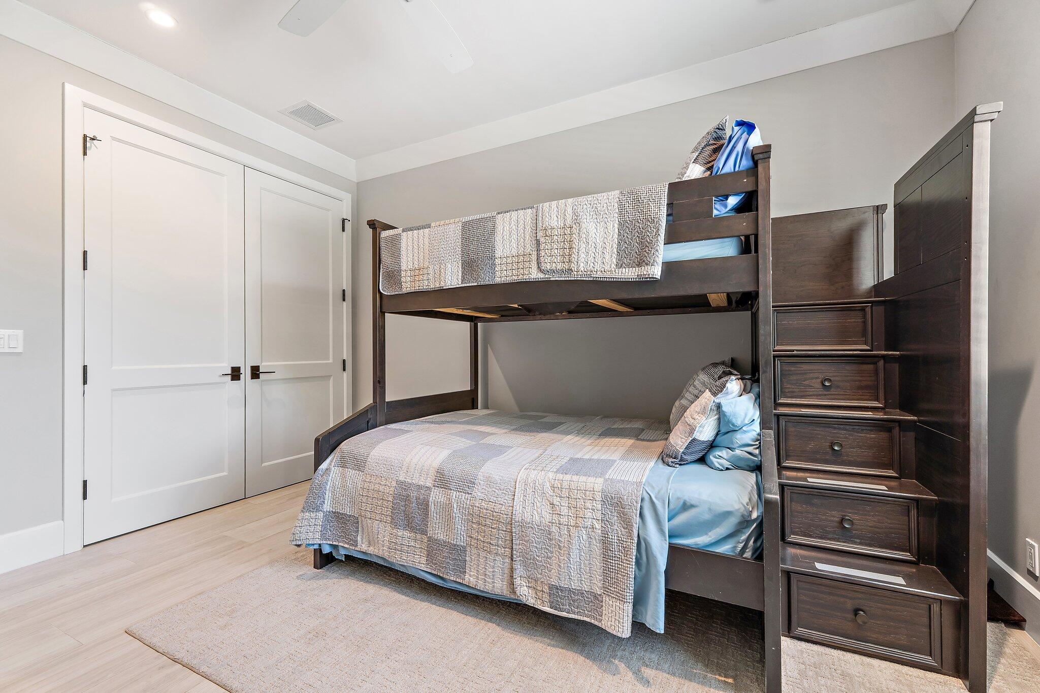 12275 185th Street N