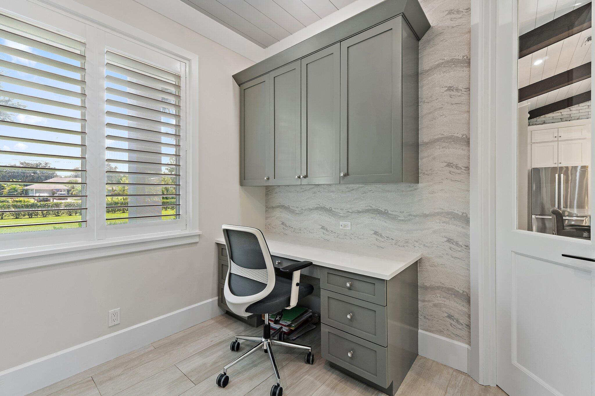 12275 185th Street N