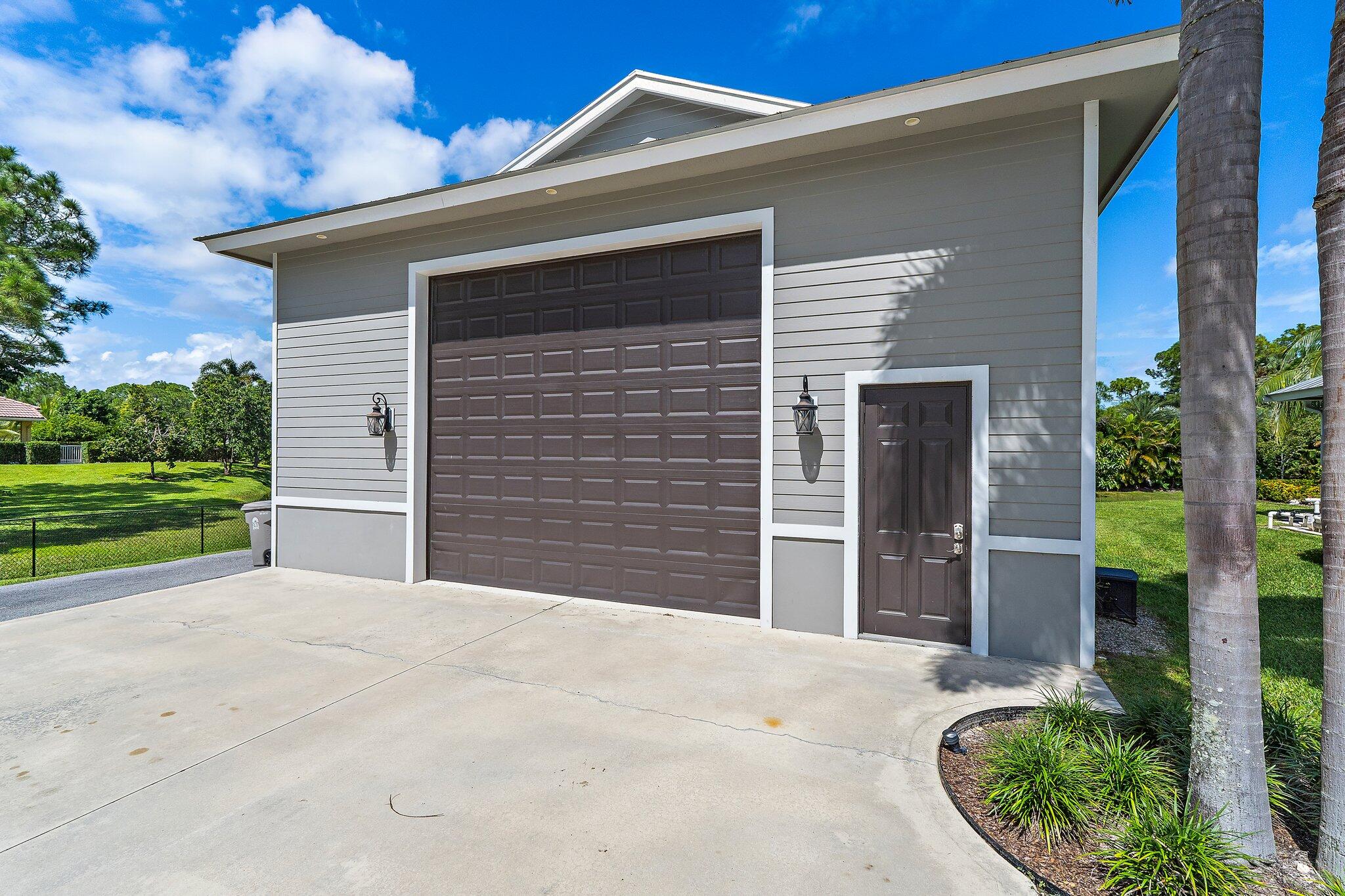 12275 185th Street N