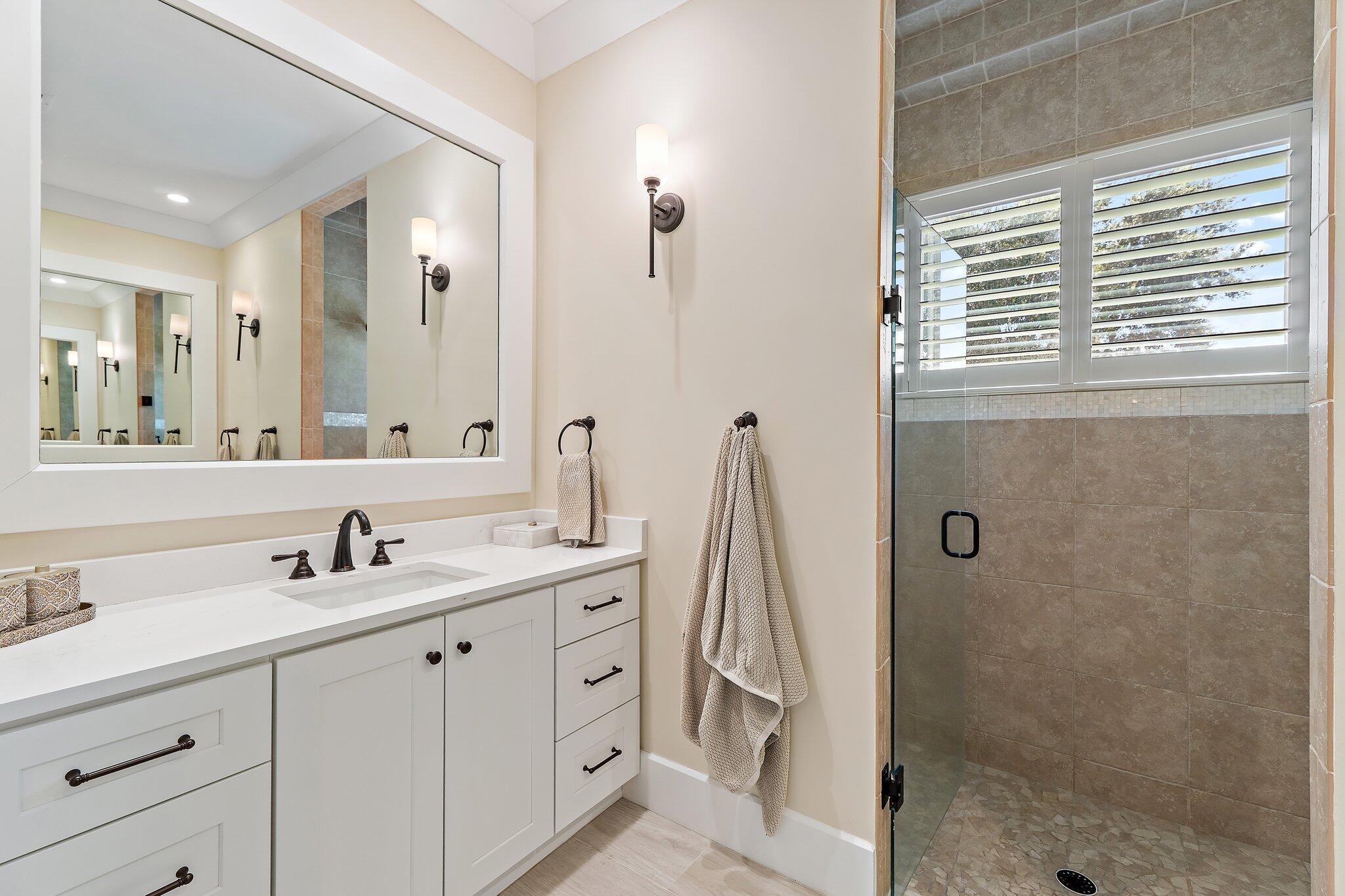 12275 185th Street N