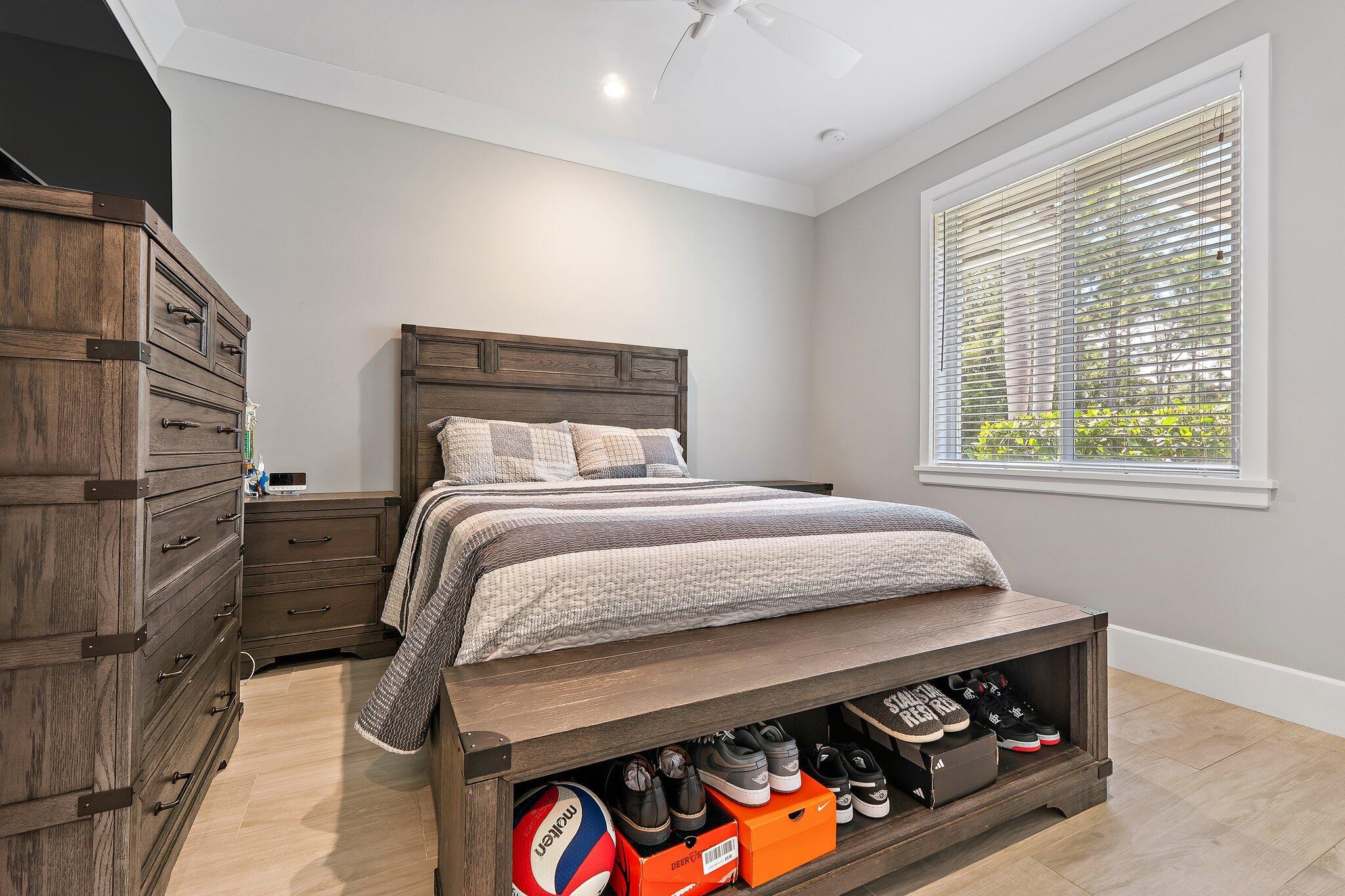 12275 185th Street N