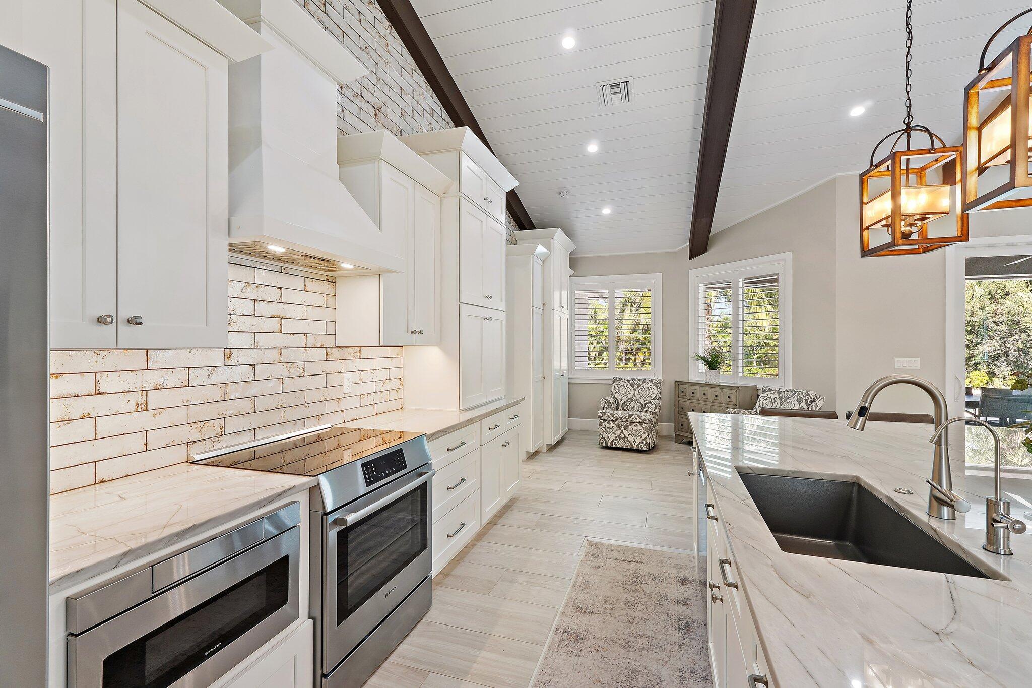 12275 185th Street N