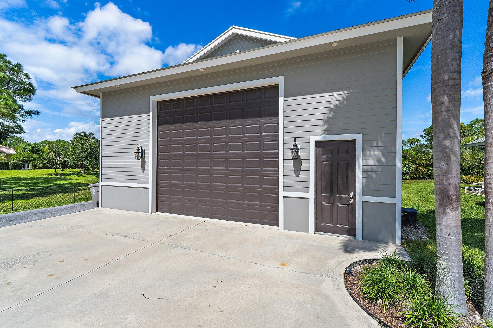 12275 185th Street N