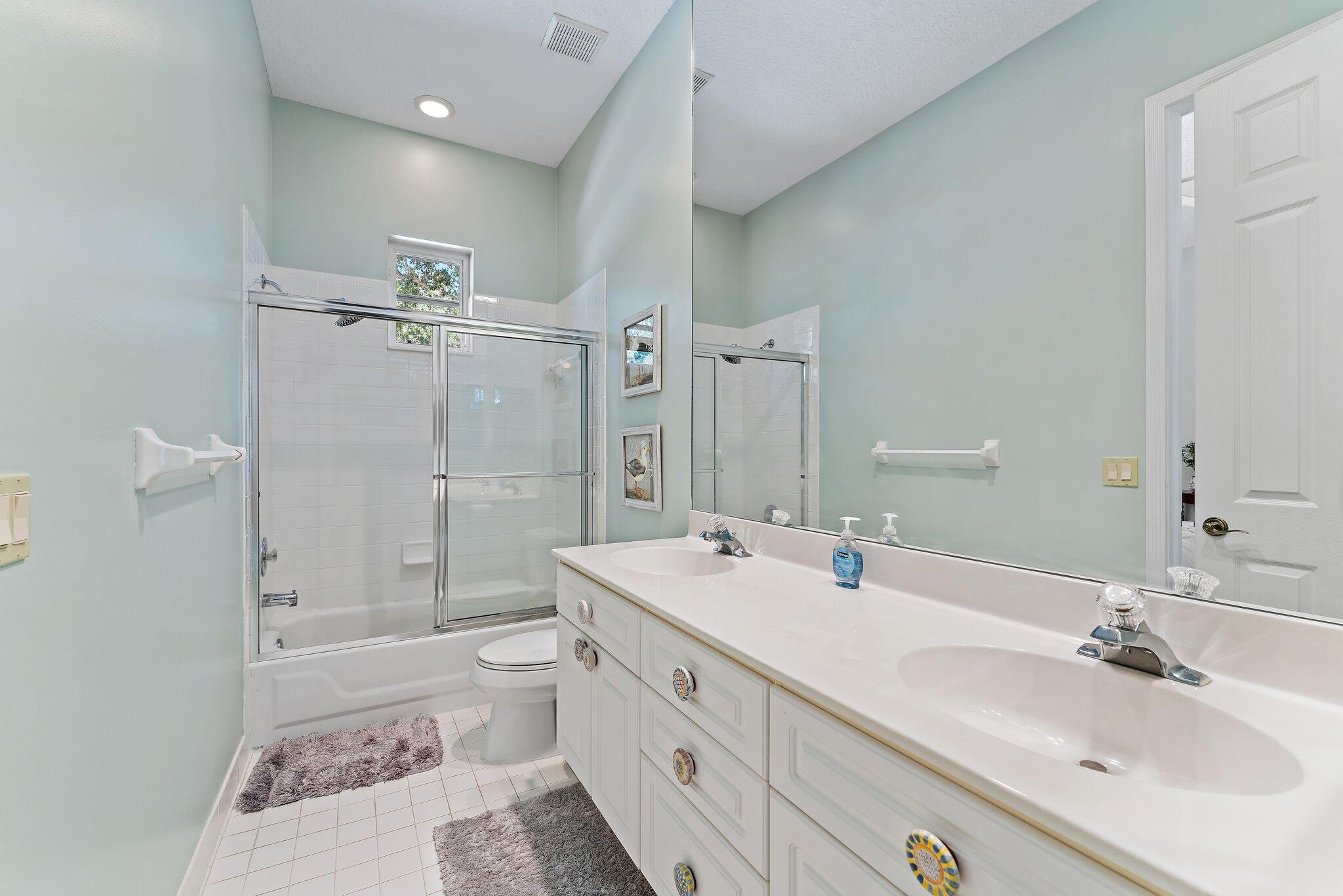 18440 SE Lakeside Drive