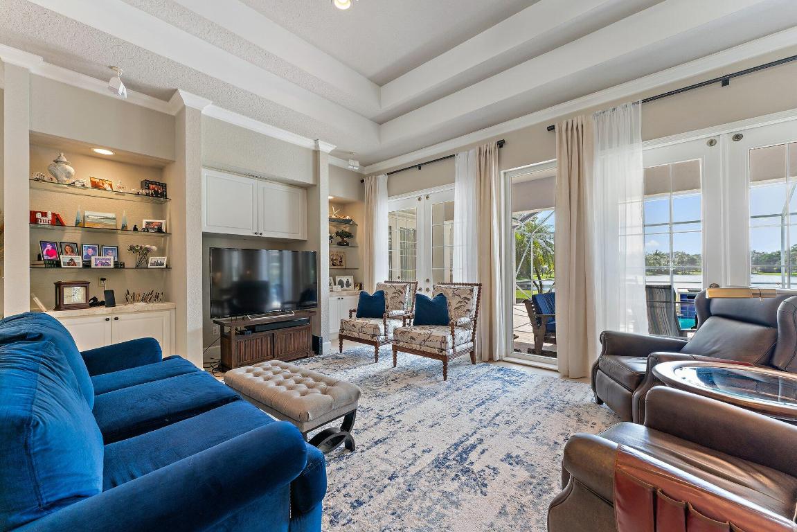 18440 SE Lakeside Drive