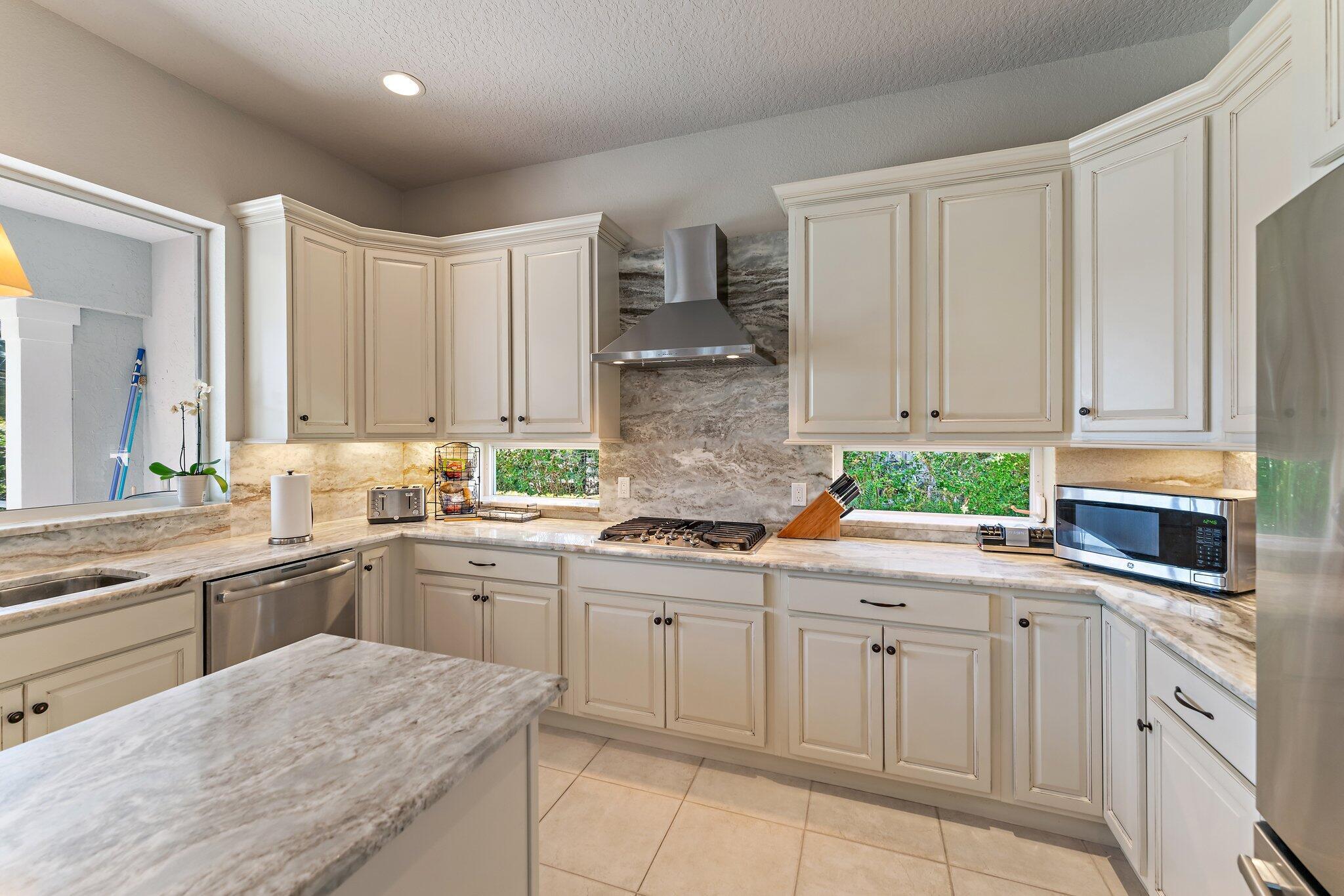 18440 SE Lakeside Drive