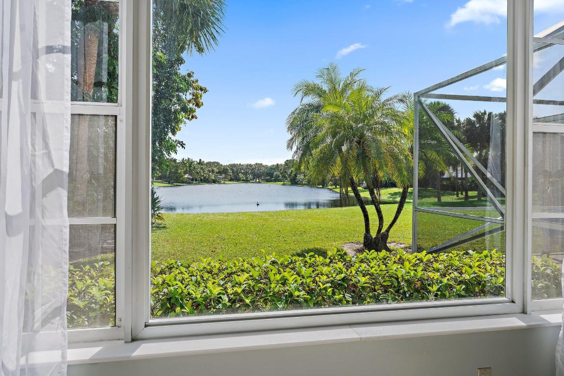 18440 SE Lakeside Drive