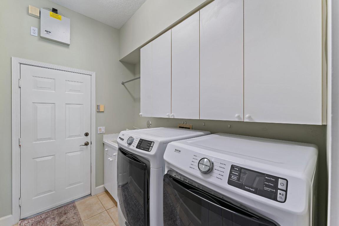 18440 SE Lakeside Drive