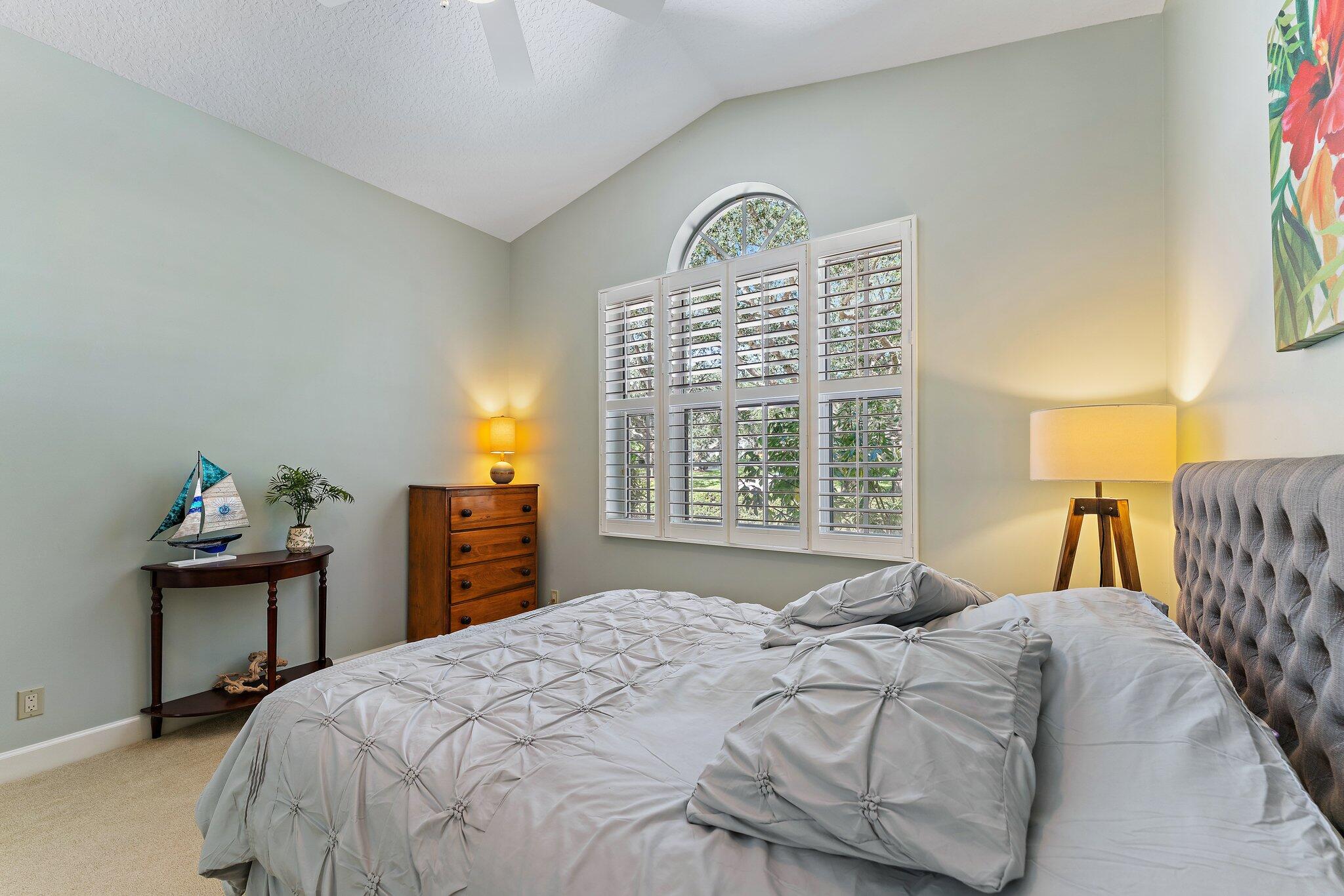 18440 SE Lakeside Drive