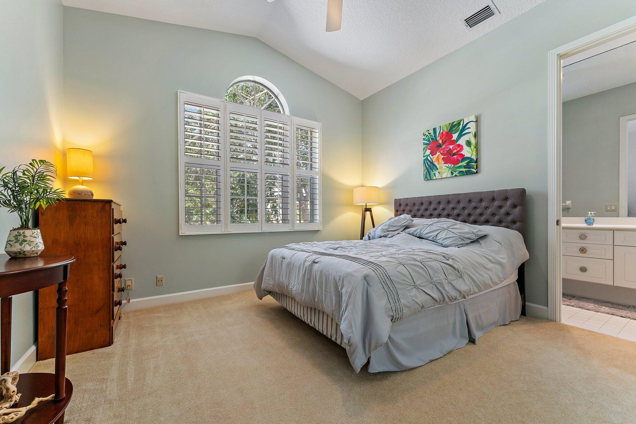 18440 SE Lakeside Drive