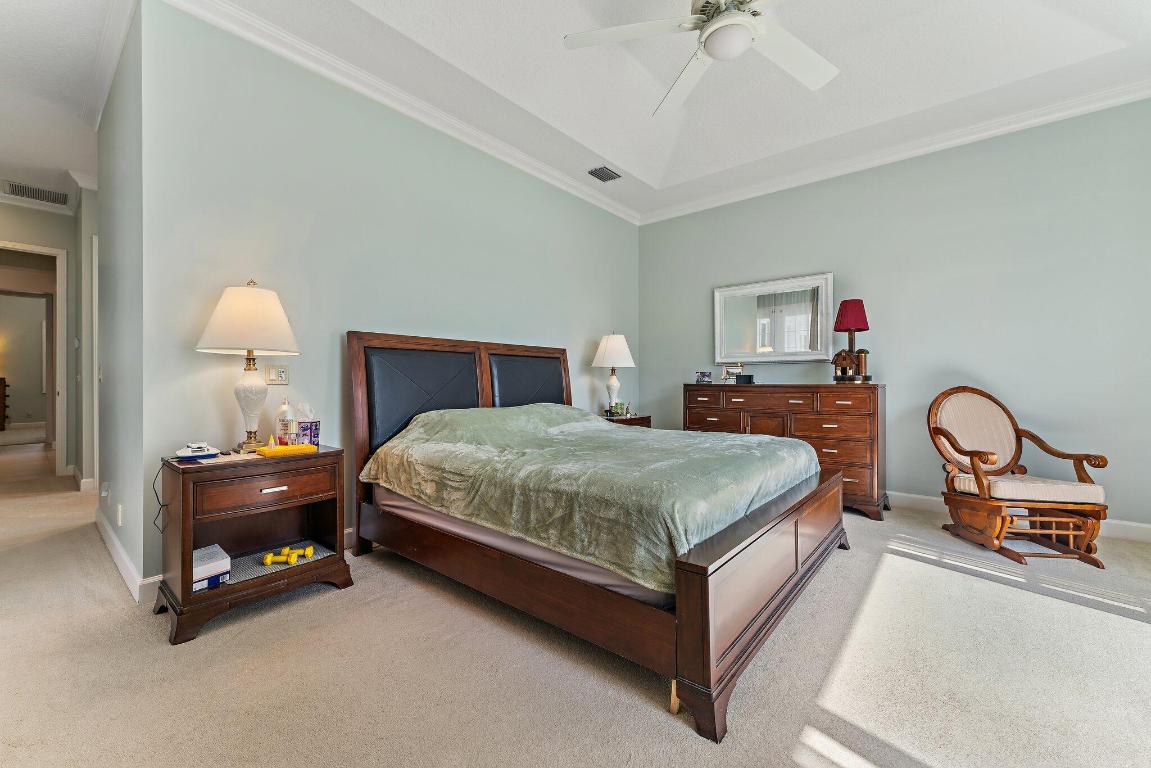 18440 SE Lakeside Drive