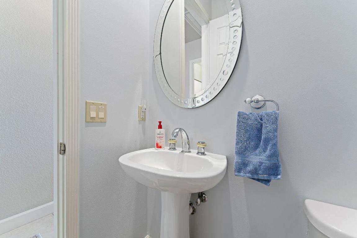 18440 SE Lakeside Drive