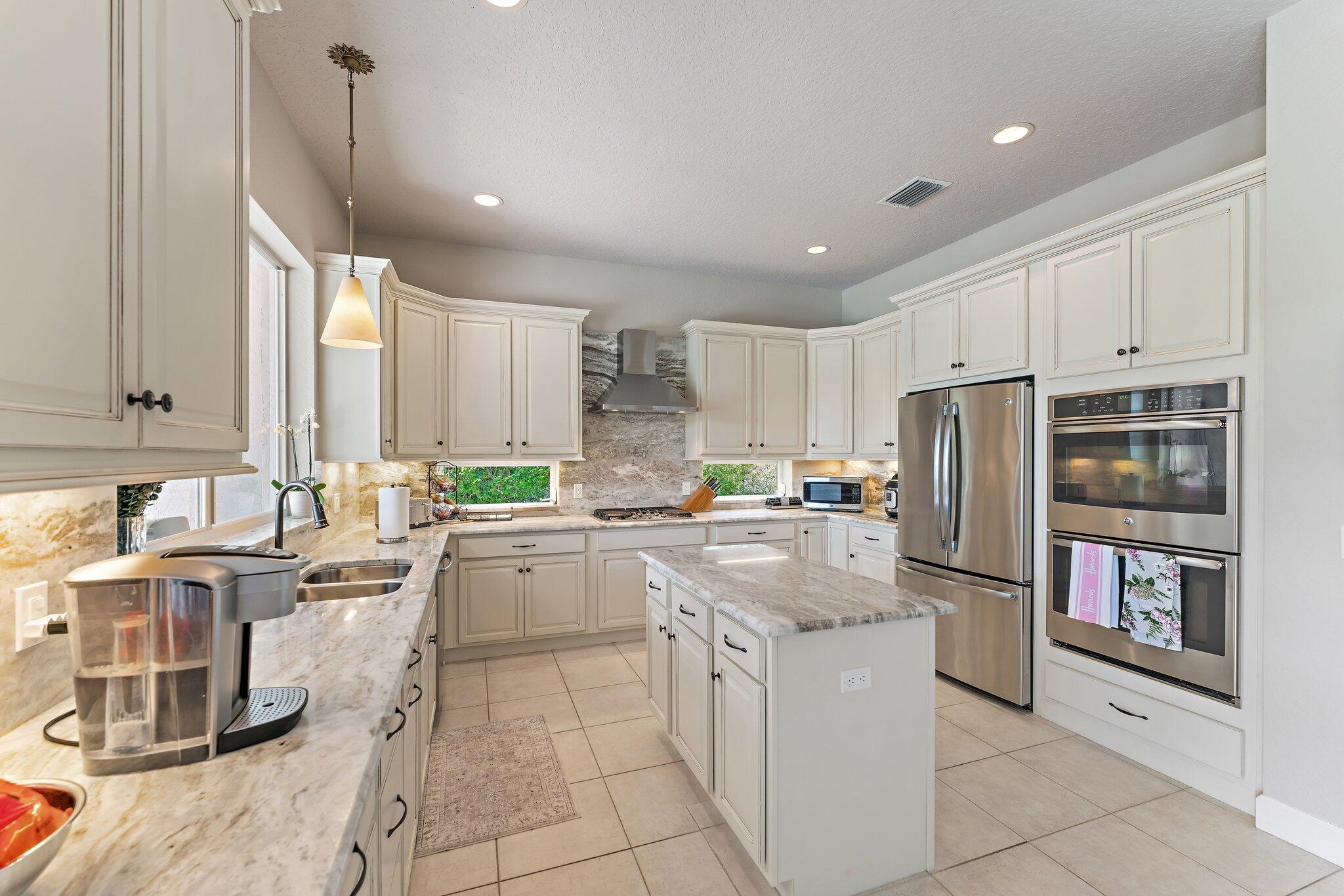 18440 SE Lakeside Drive