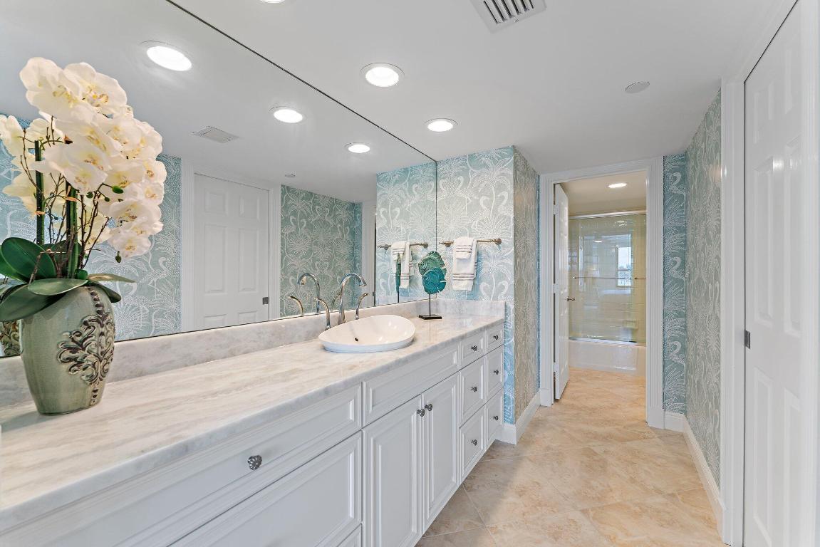 19670 Beach Road B303