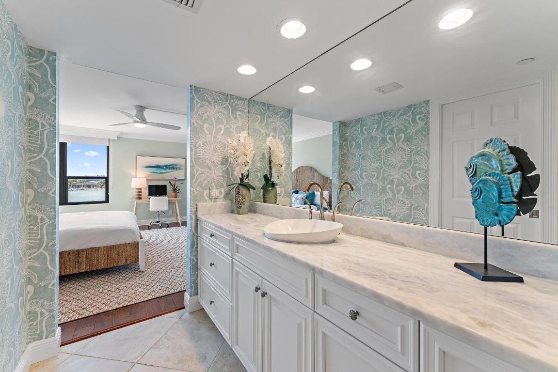 19670 Beach Road B303