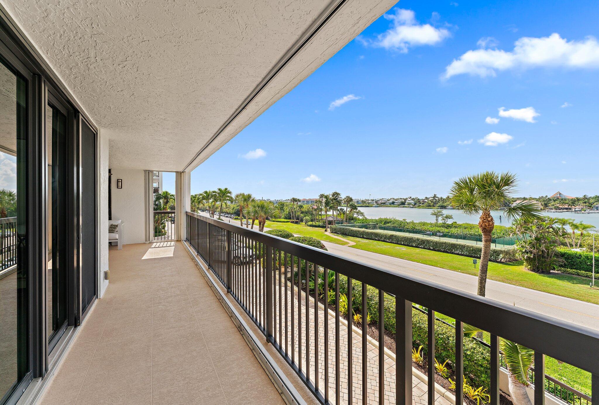 19670 Beach Road B303
