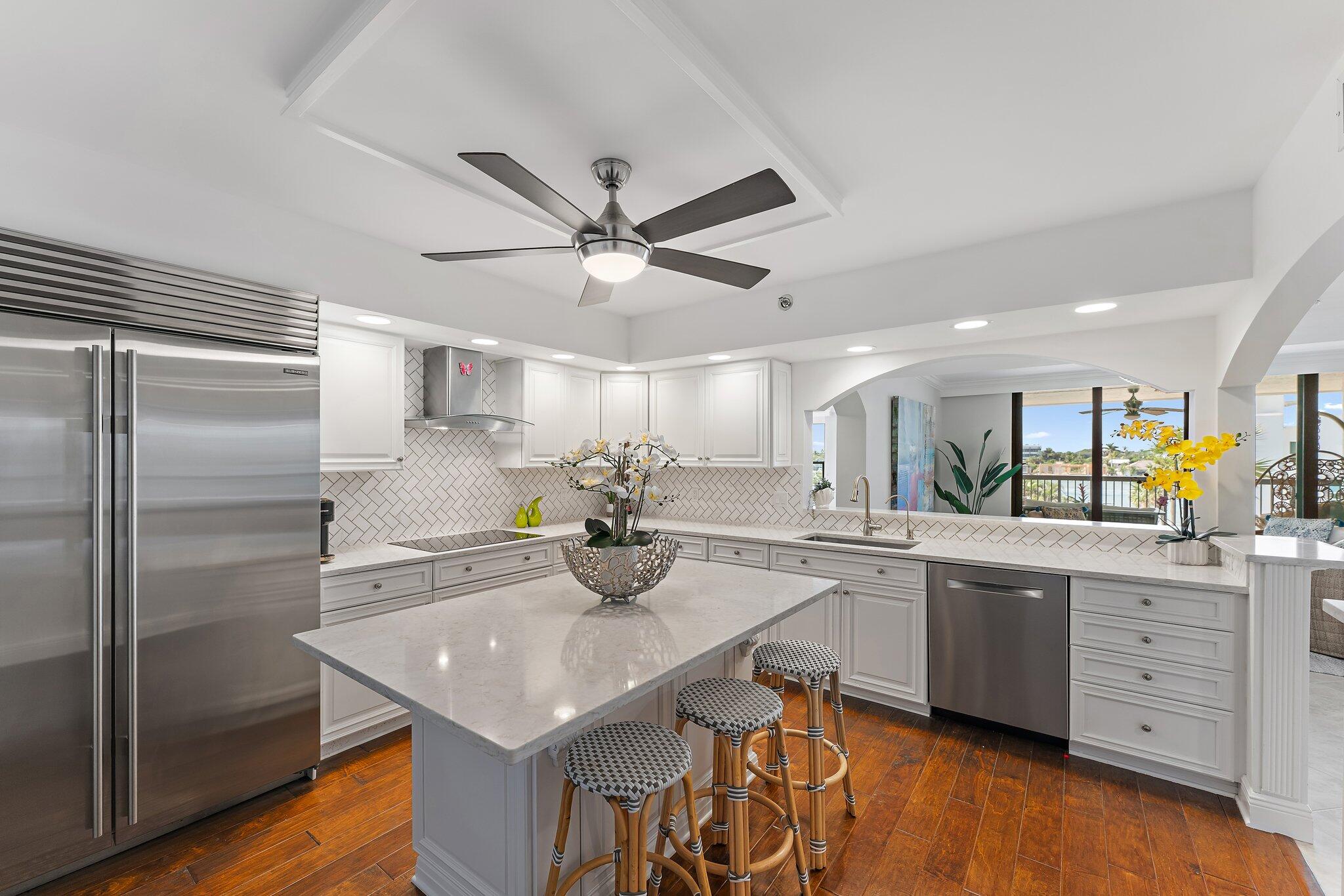 19670 Beach Road B303