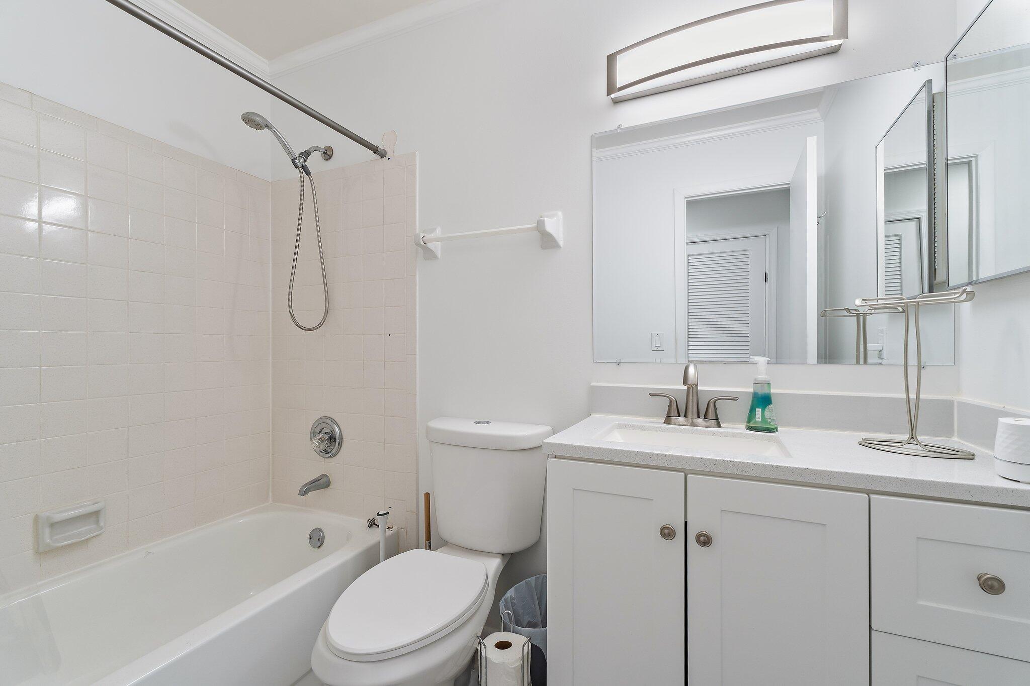 162 Greentree Circle