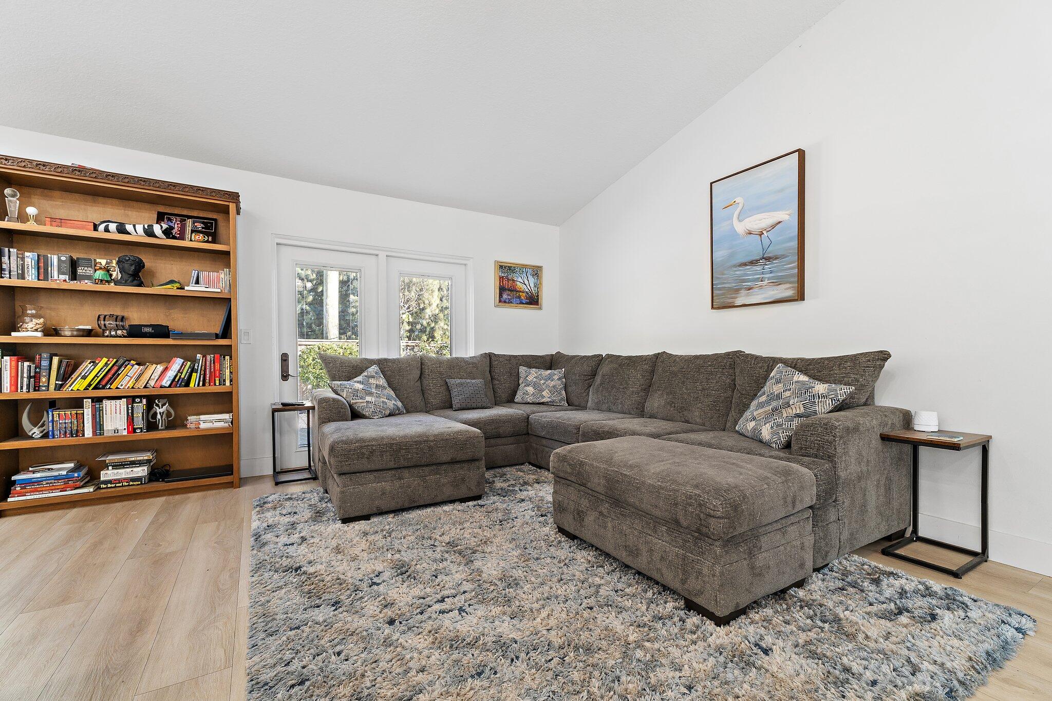 162 Greentree Circle