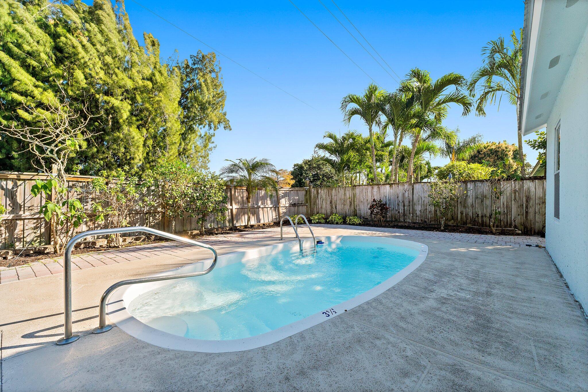 162 Greentree Circle