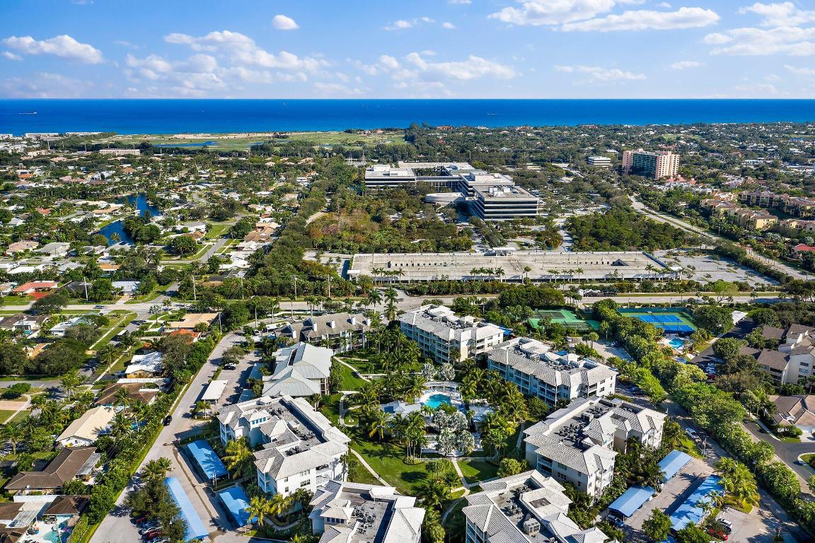 243 Bay Colony Drive N