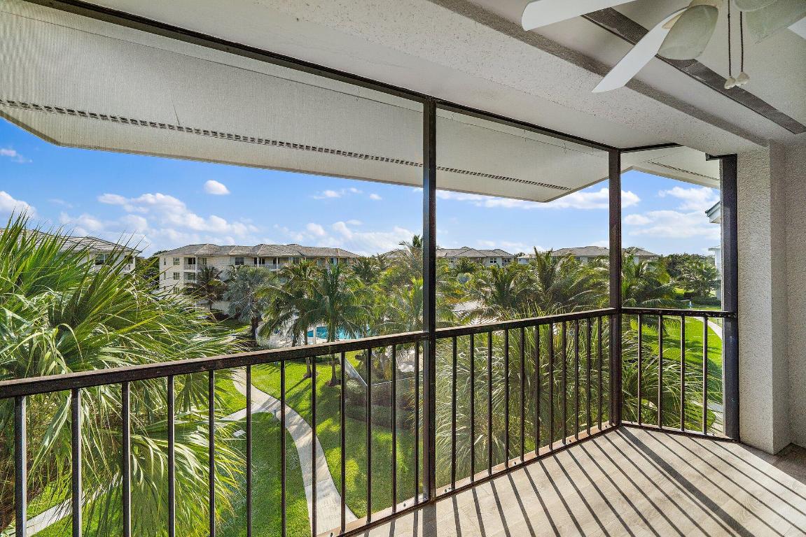 243 Bay Colony Drive N