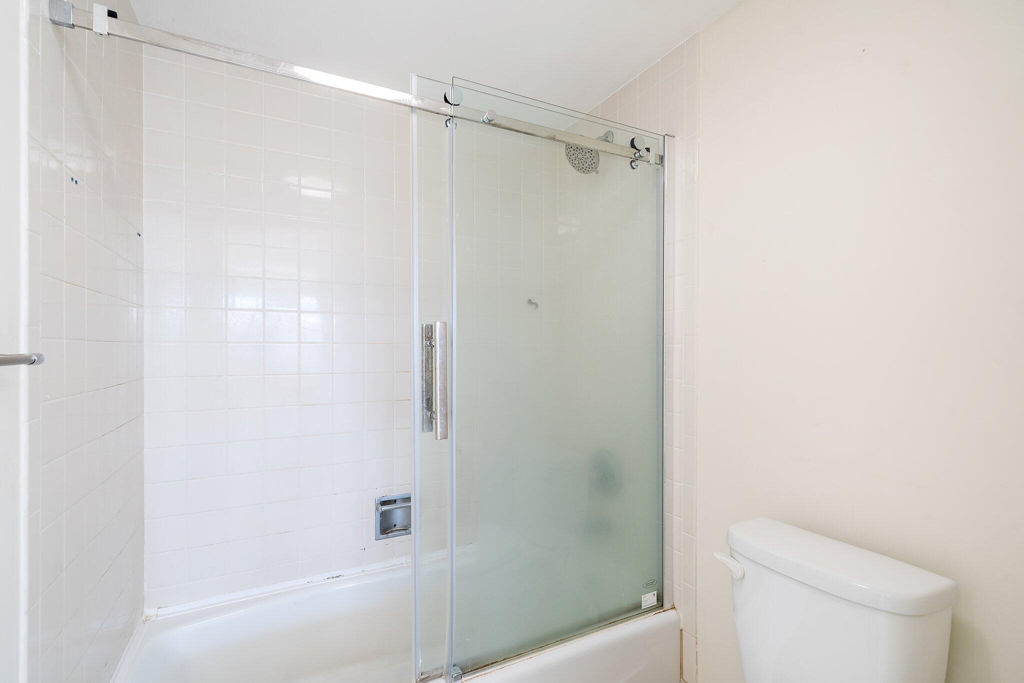 243 Bay Colony Drive N