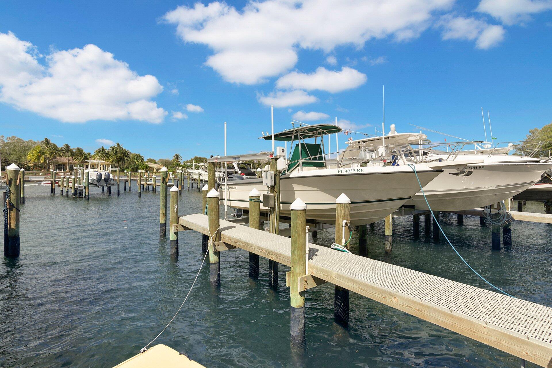 243 Bay Colony Drive N