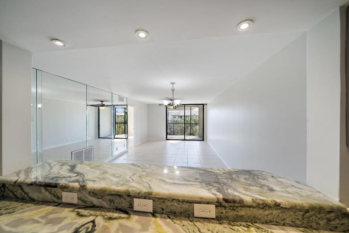 243 Bay Colony Drive N