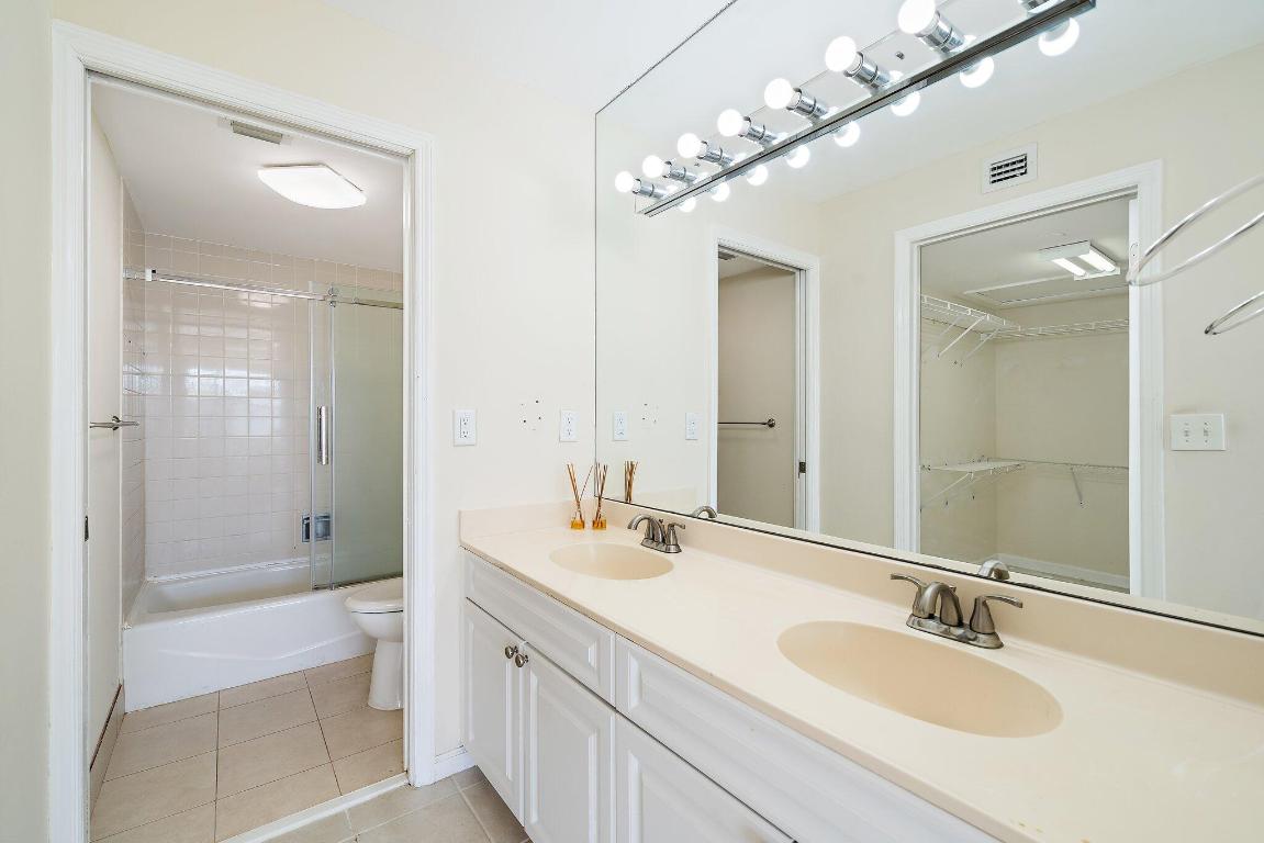 243 Bay Colony Drive N