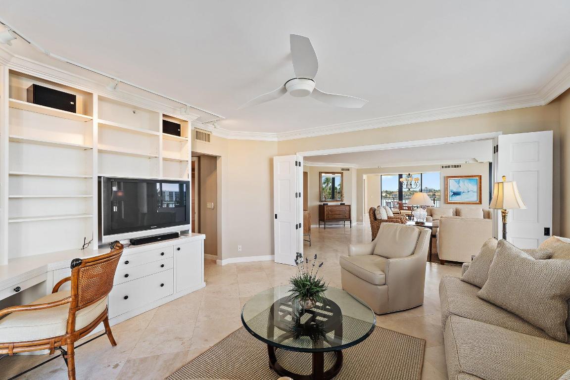 19850 Beach Road 3-D