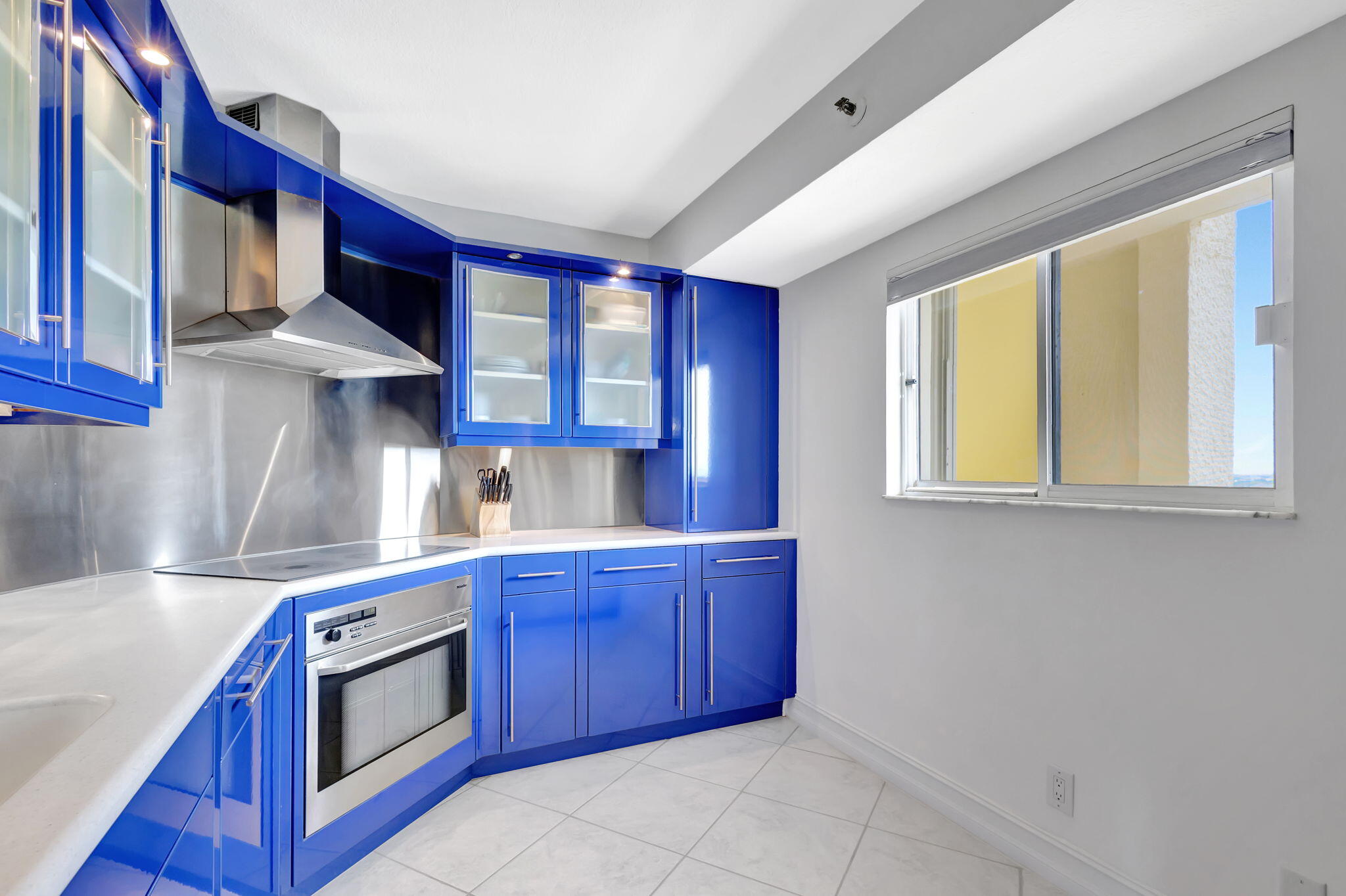 300 Ocean Trail Way 907