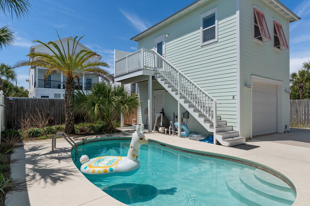 64 DOLPHIN Street