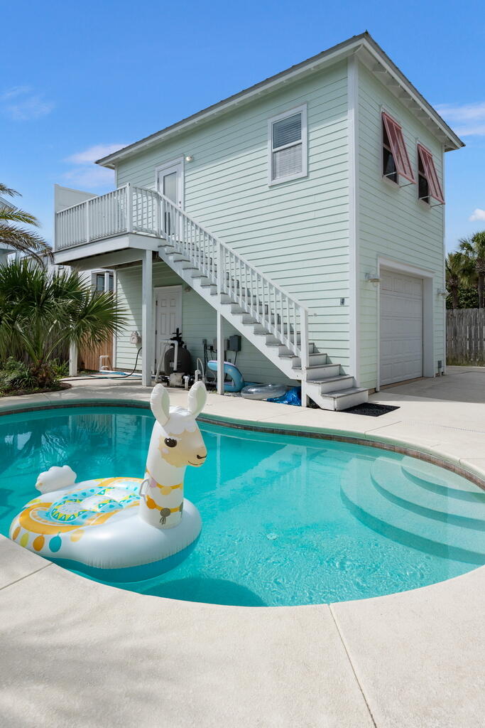 64 DOLPHIN Street