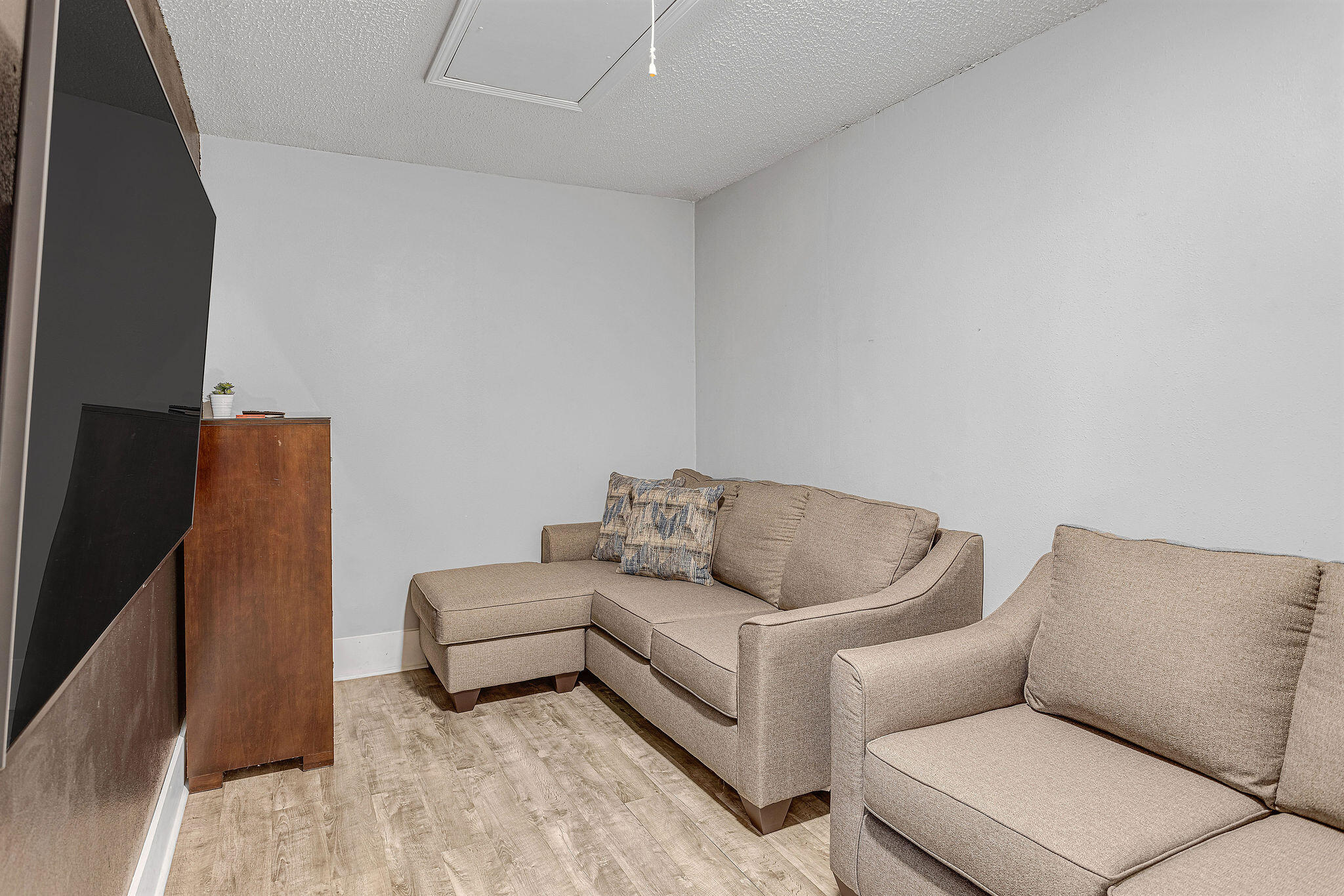70 Leeward Drive