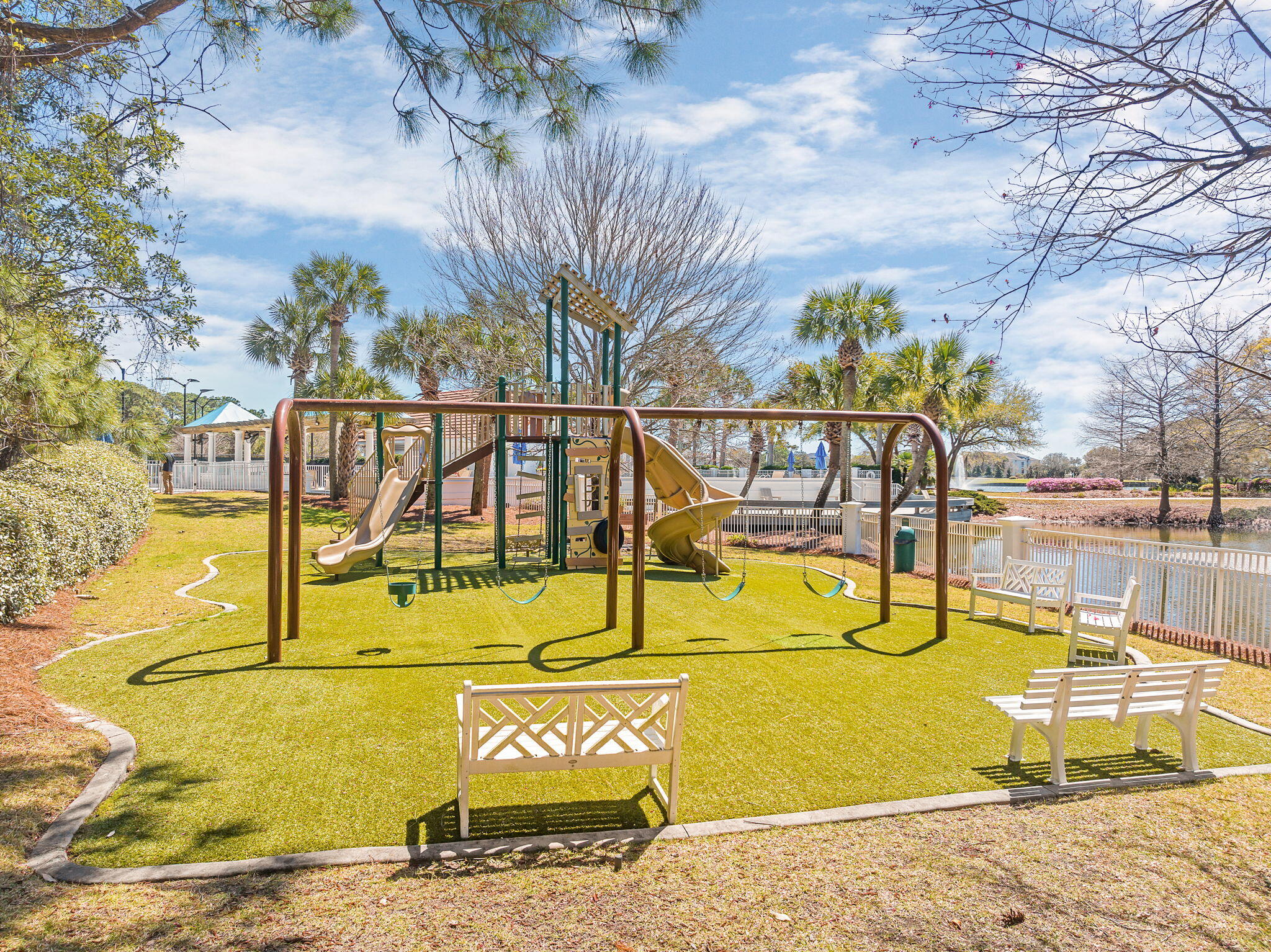 437 Admiral Court