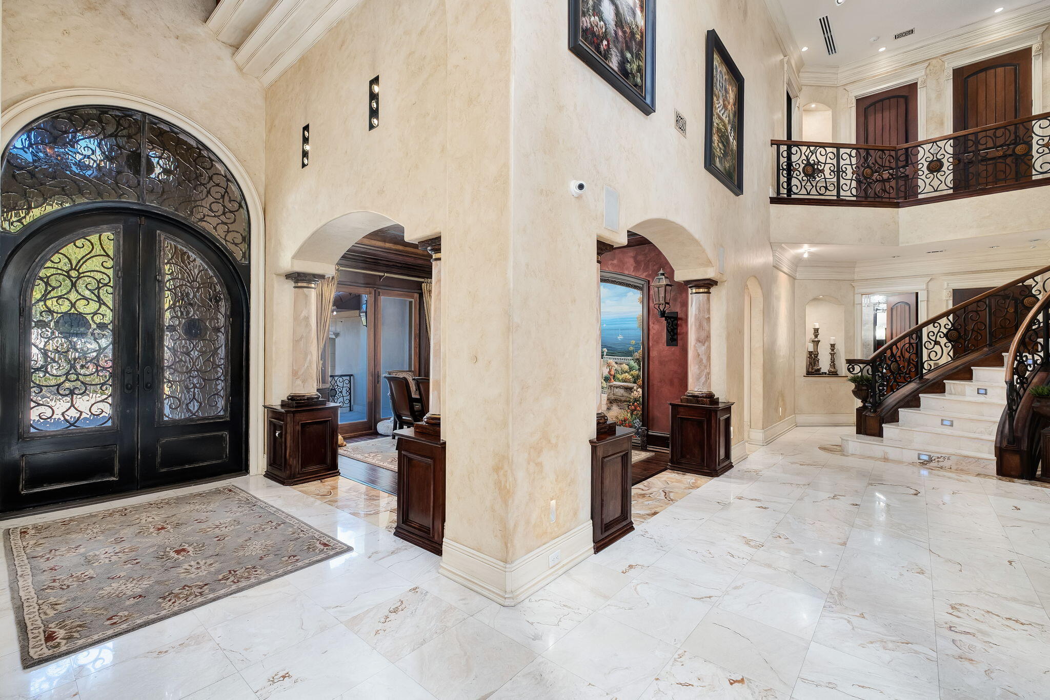 437 Admiral Court