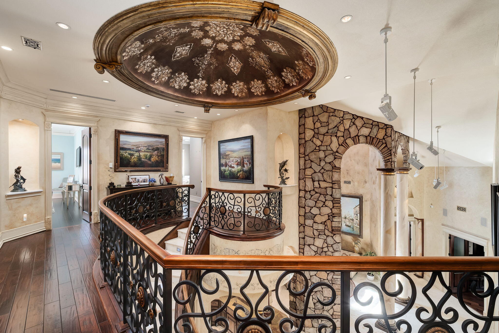 437 Admiral Court