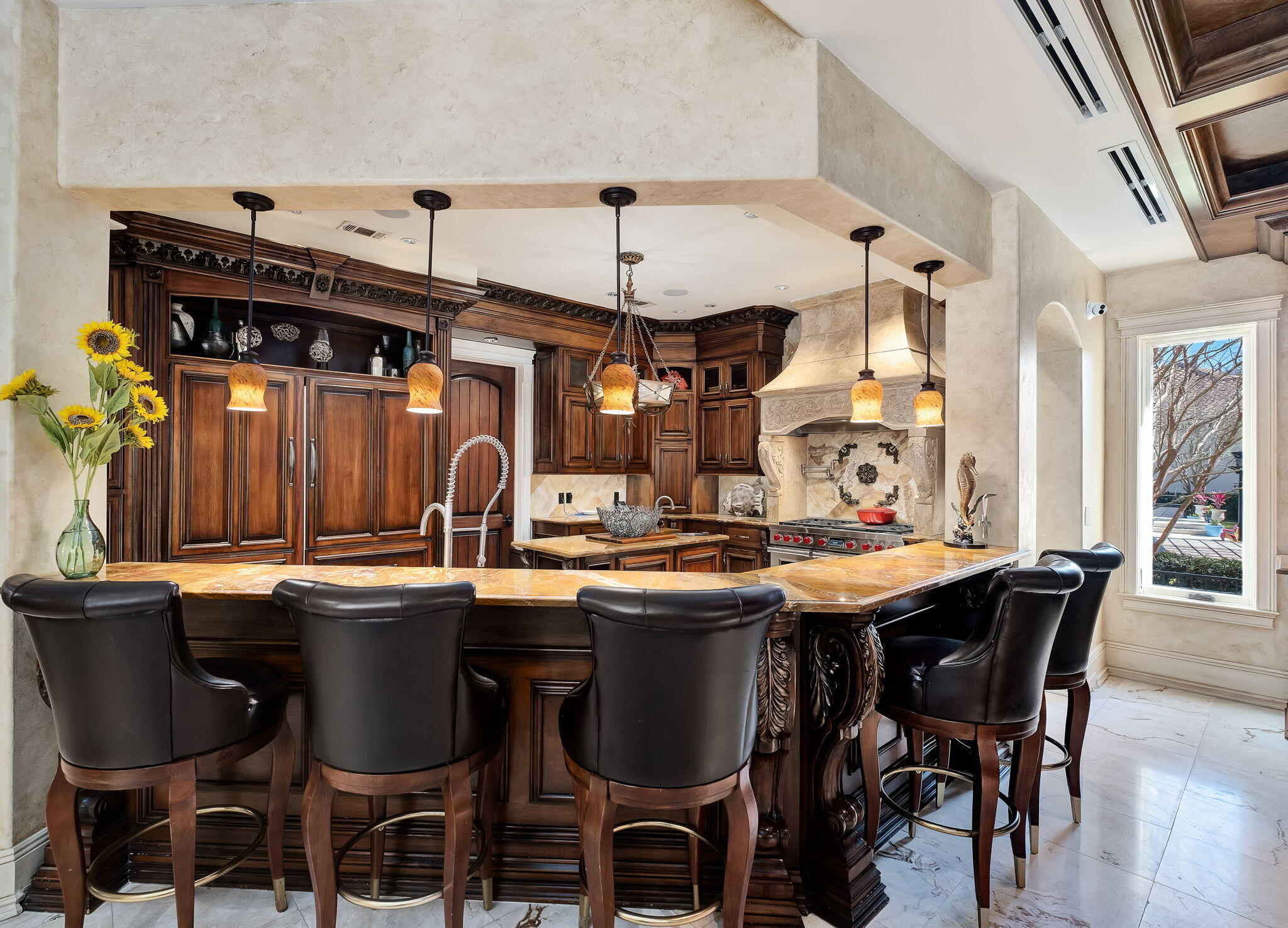 437 Admiral Court
