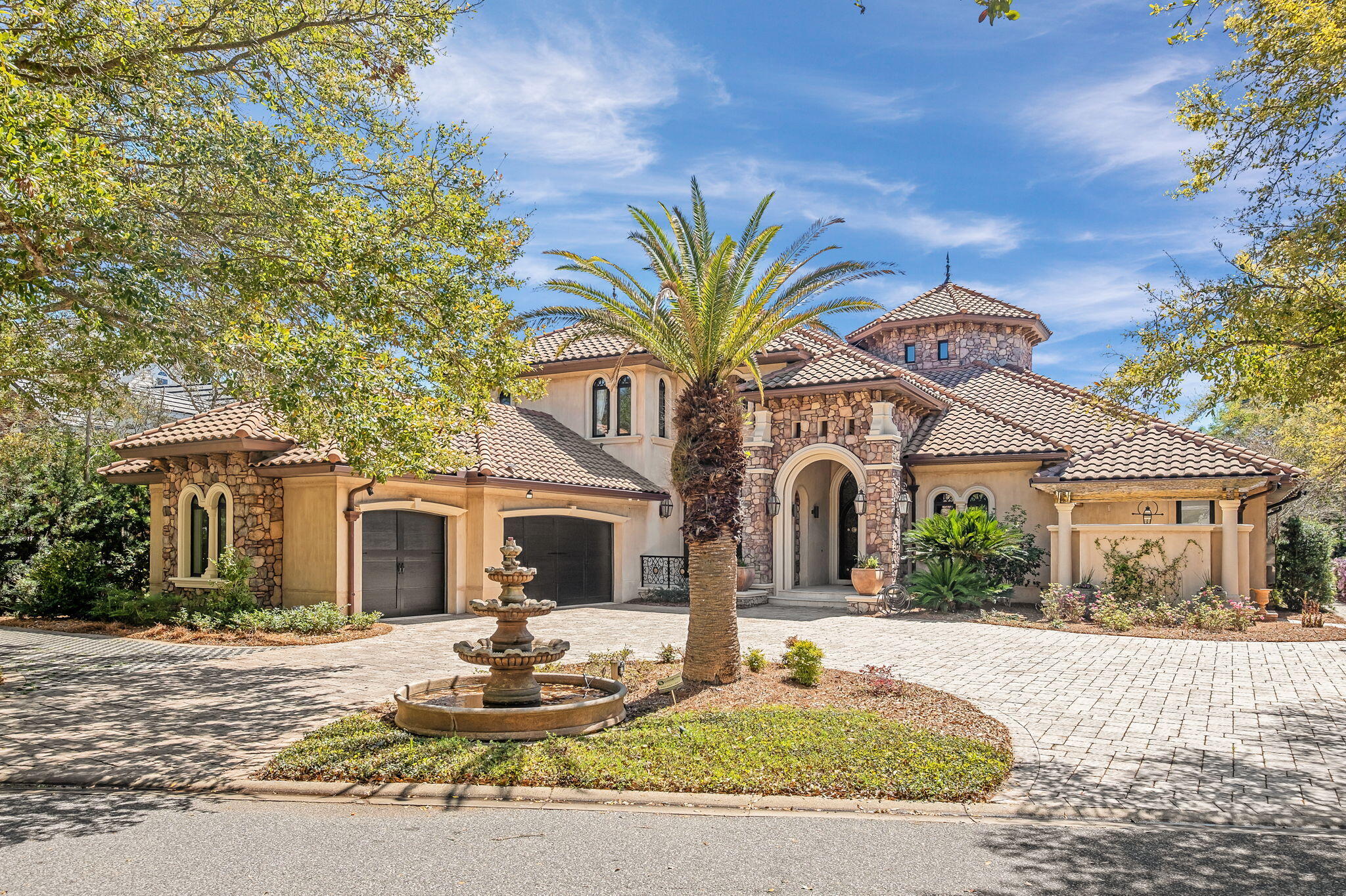 437 Admiral Court