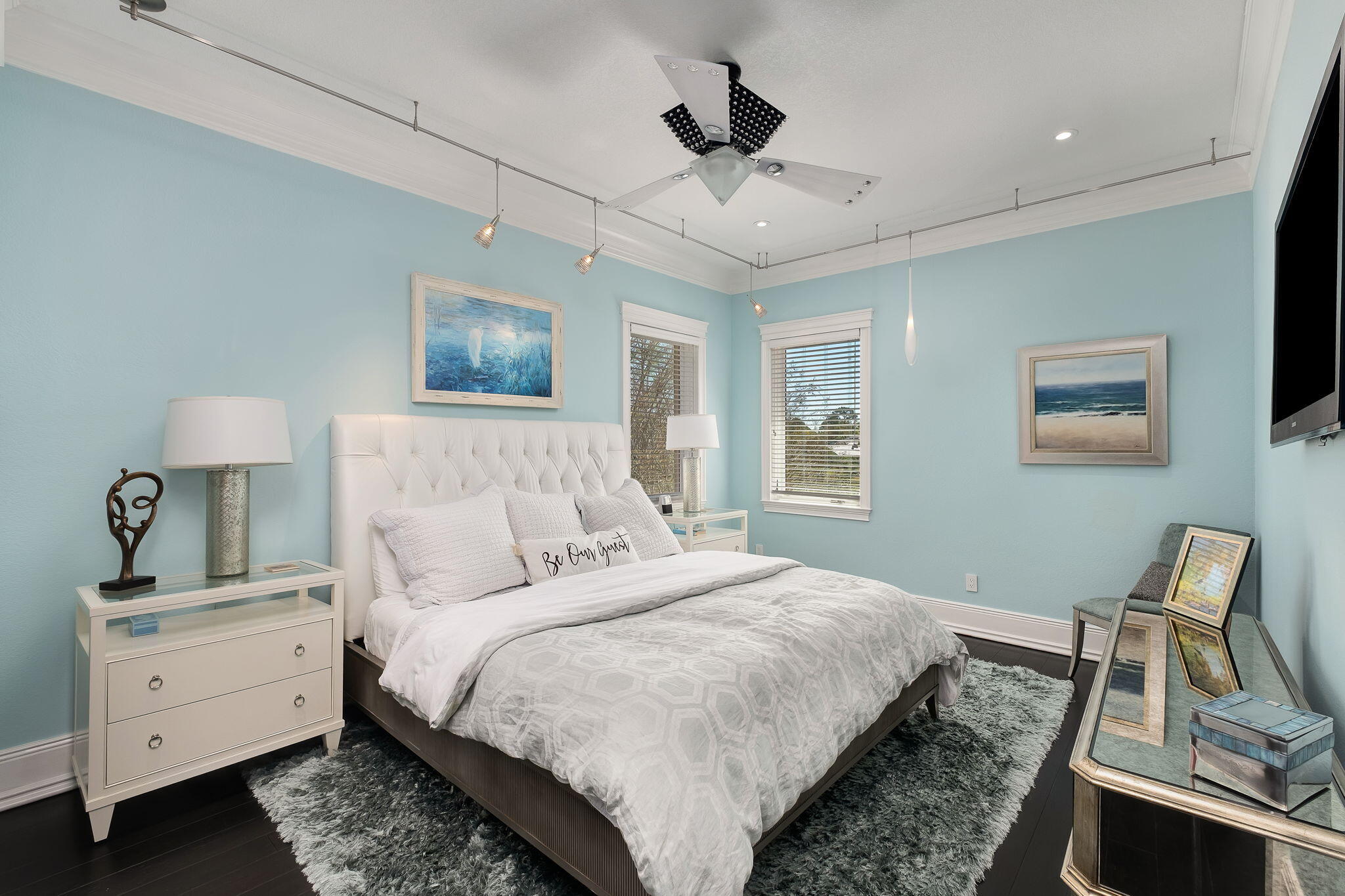 437 Admiral Court