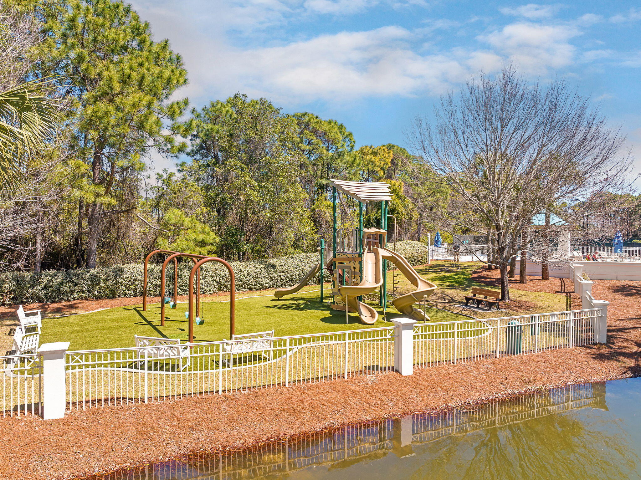 437 Admiral Court