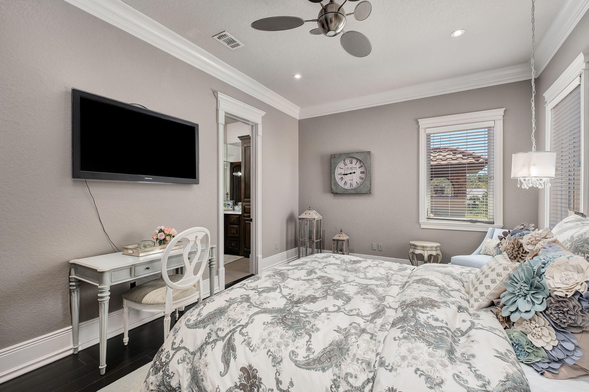 437 Admiral Court