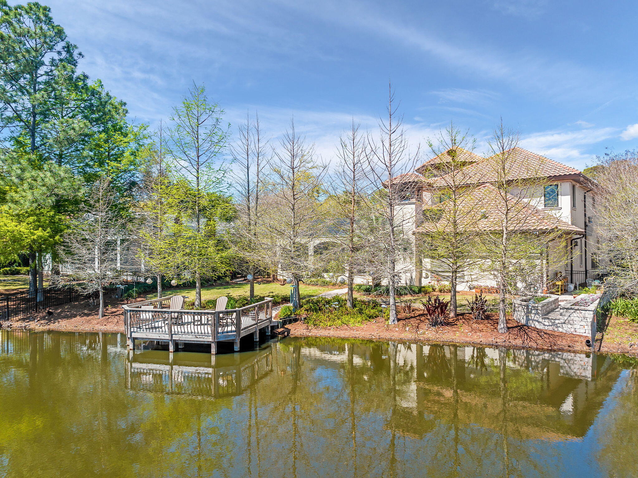 437 Admiral Court