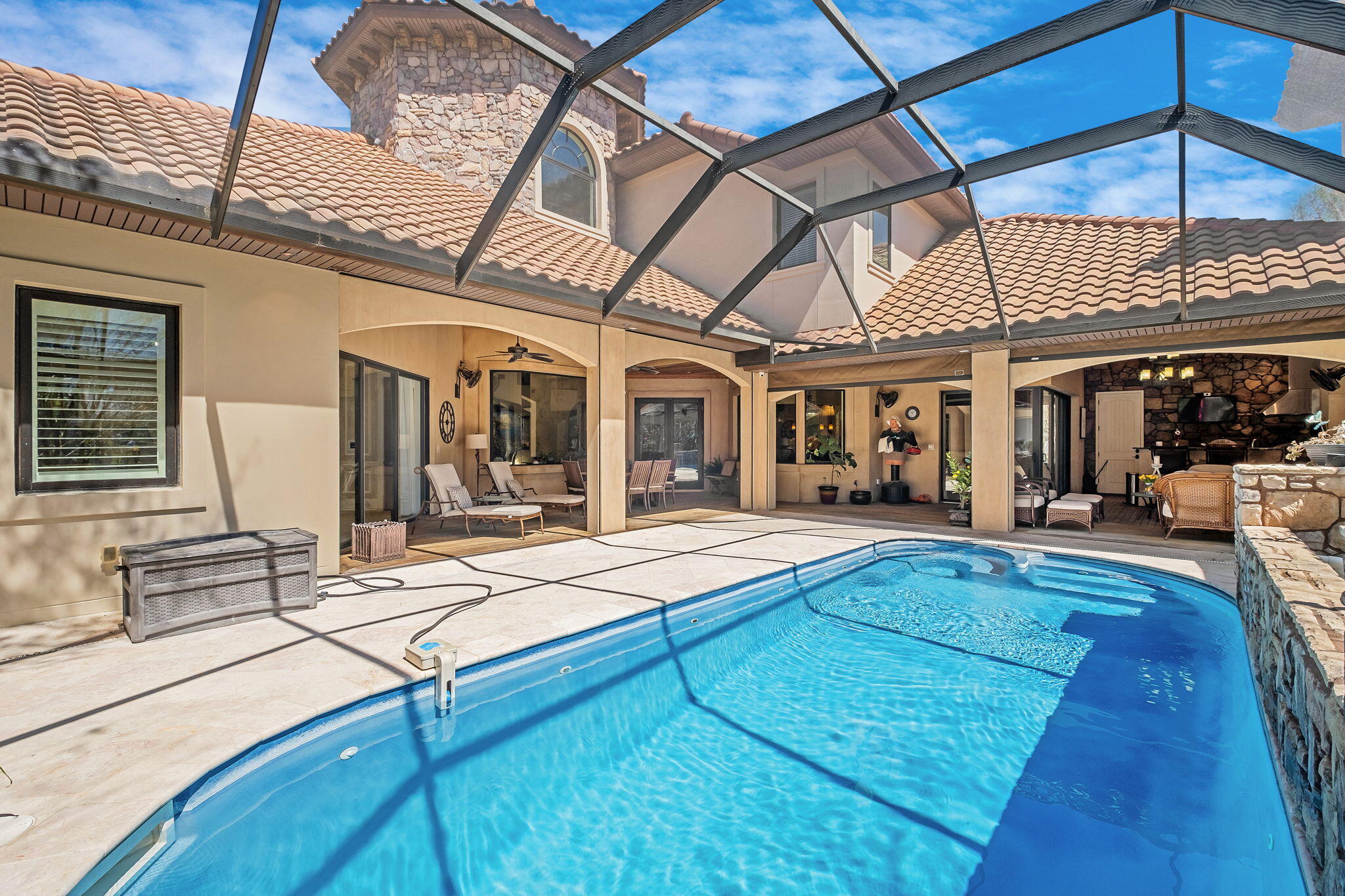 437 Admiral Court