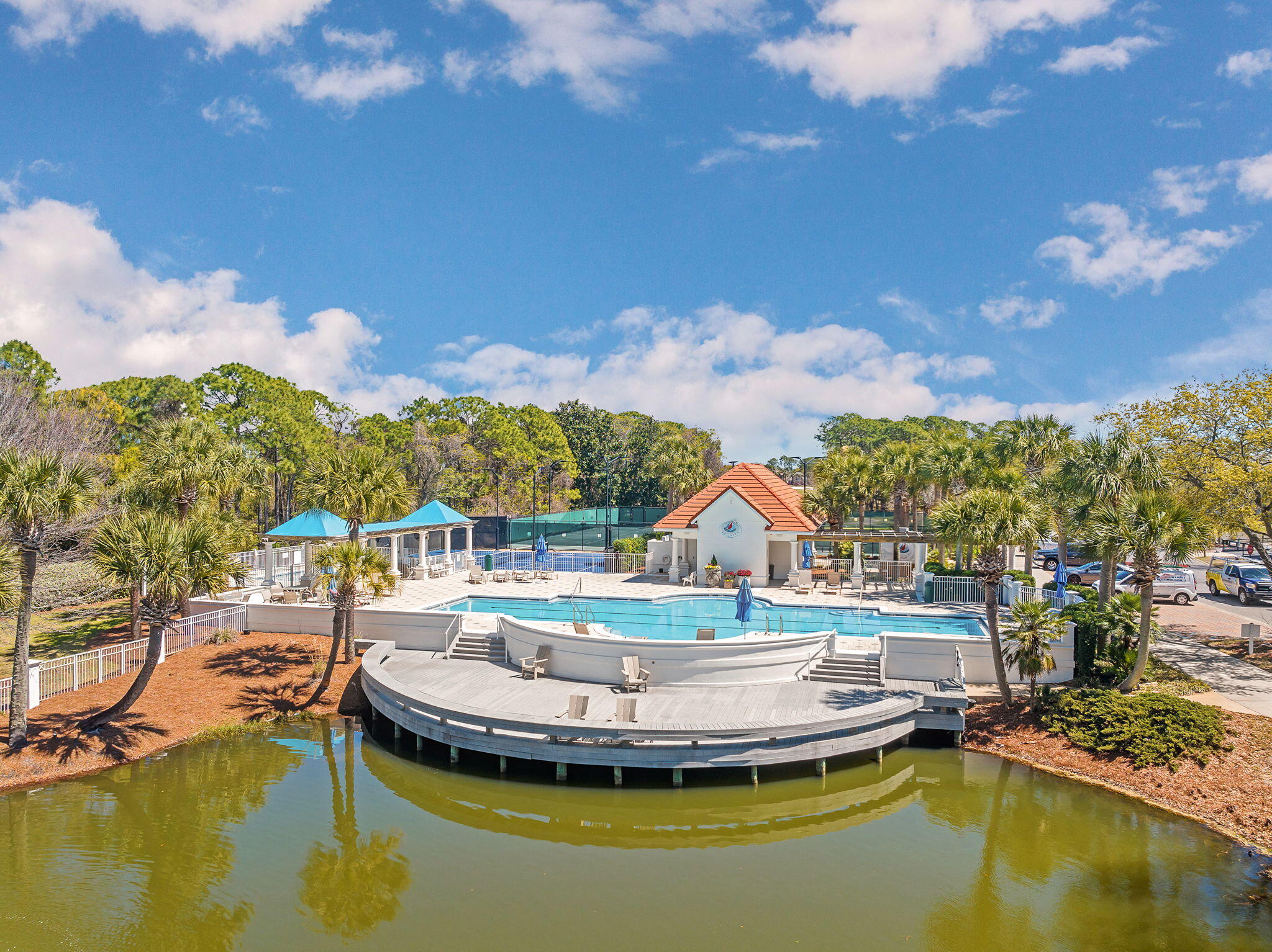 437 Admiral Court
